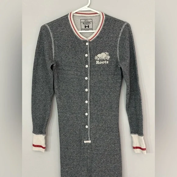 💛Like New💛 Roots: One Piece Pajamas- Size Small - Picture 4 of 11